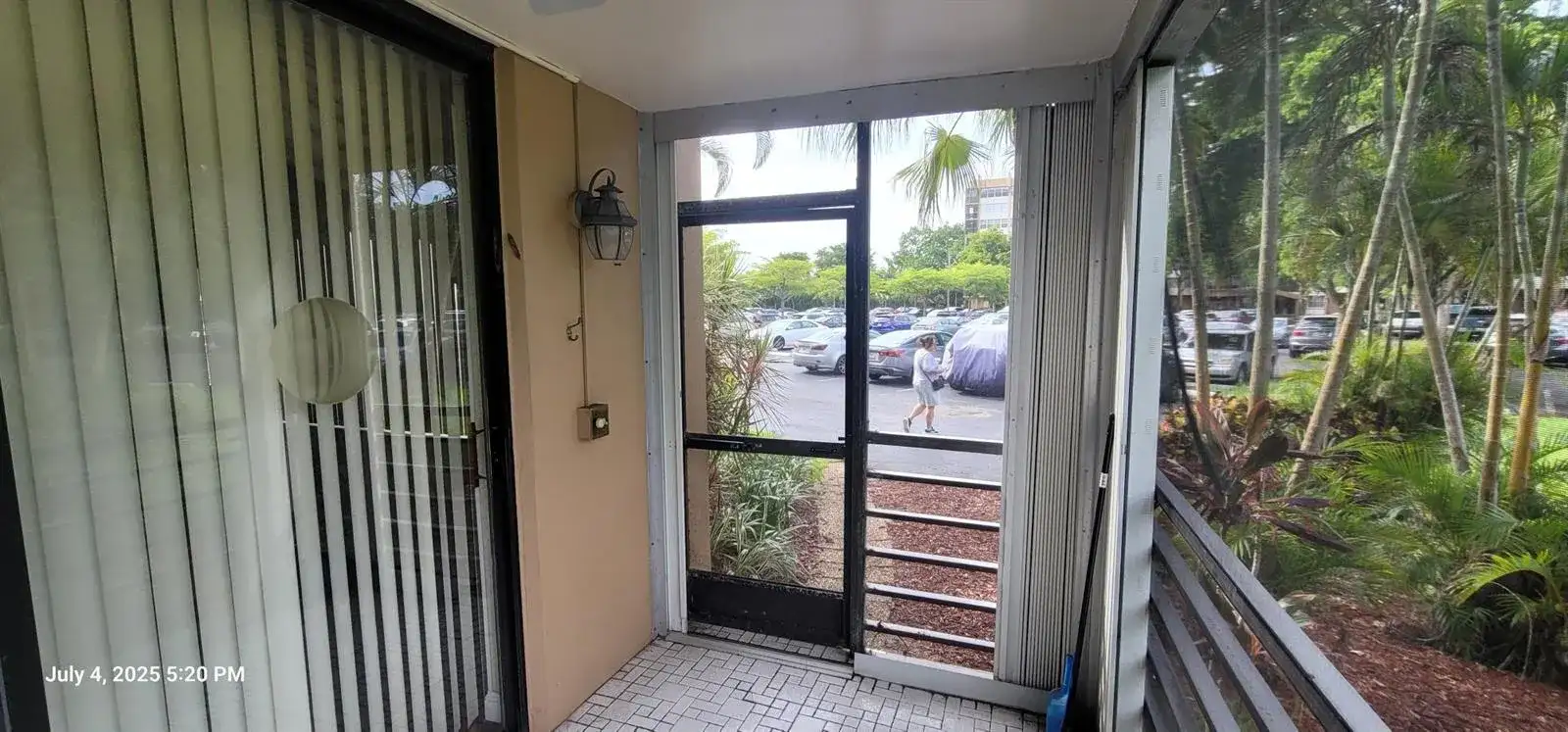 1300 Saint Charles Place # L19, Pembroke Pines FL 33026 photo 5