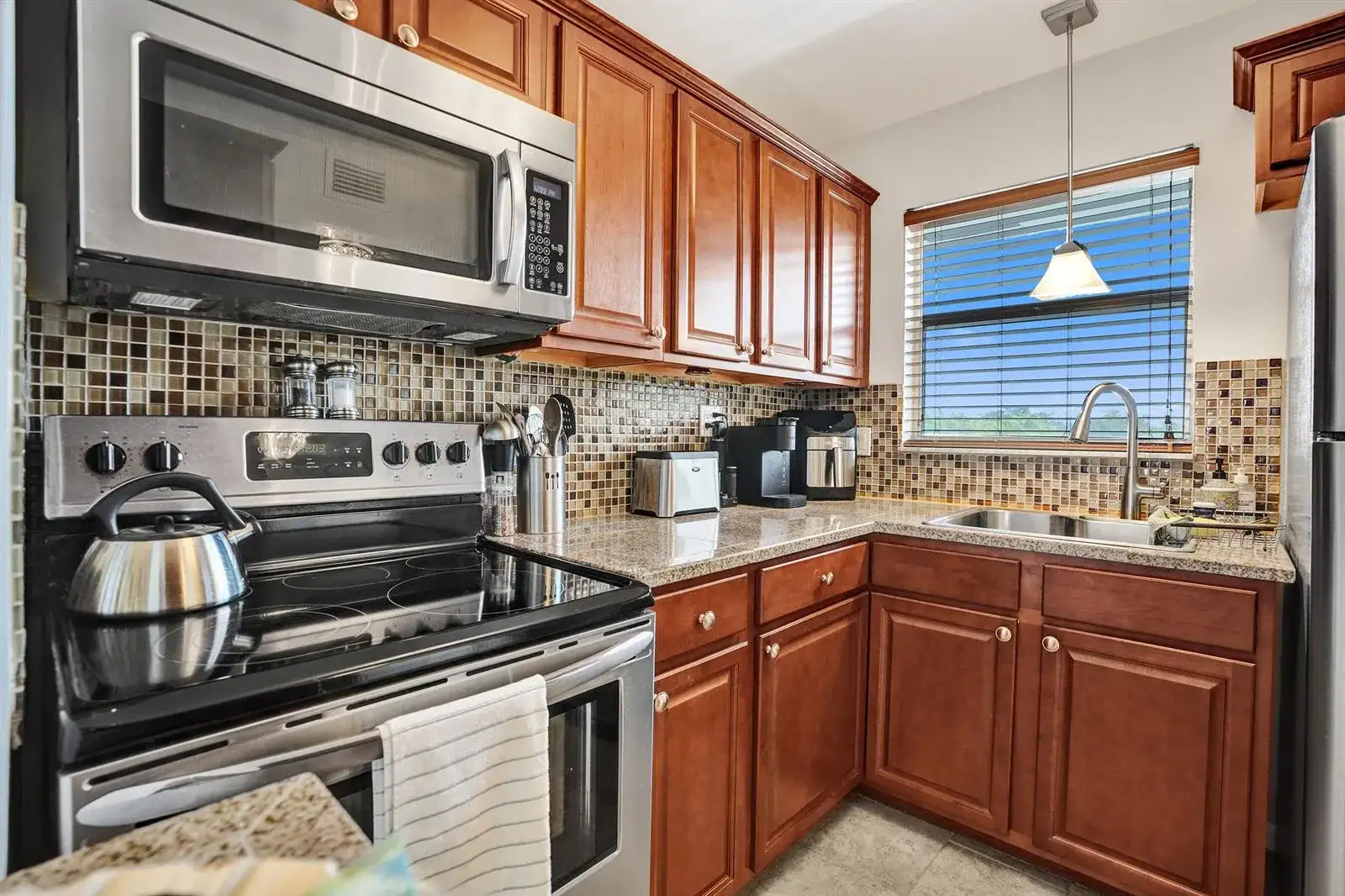 2901 E Sunrise Lakes Drive E # 305, Sunrise FL 33322 photo 2