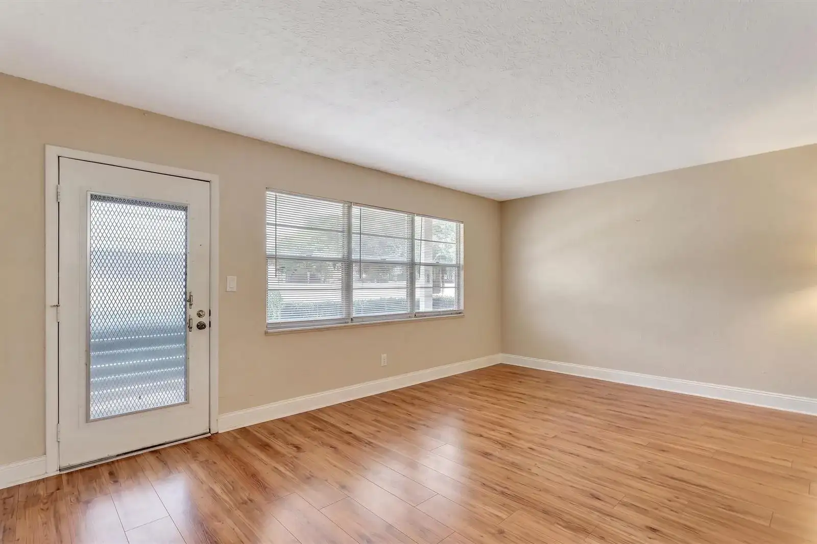 2401 Antigua Circle # F1, Coconut Creek FL 33066 photo 2