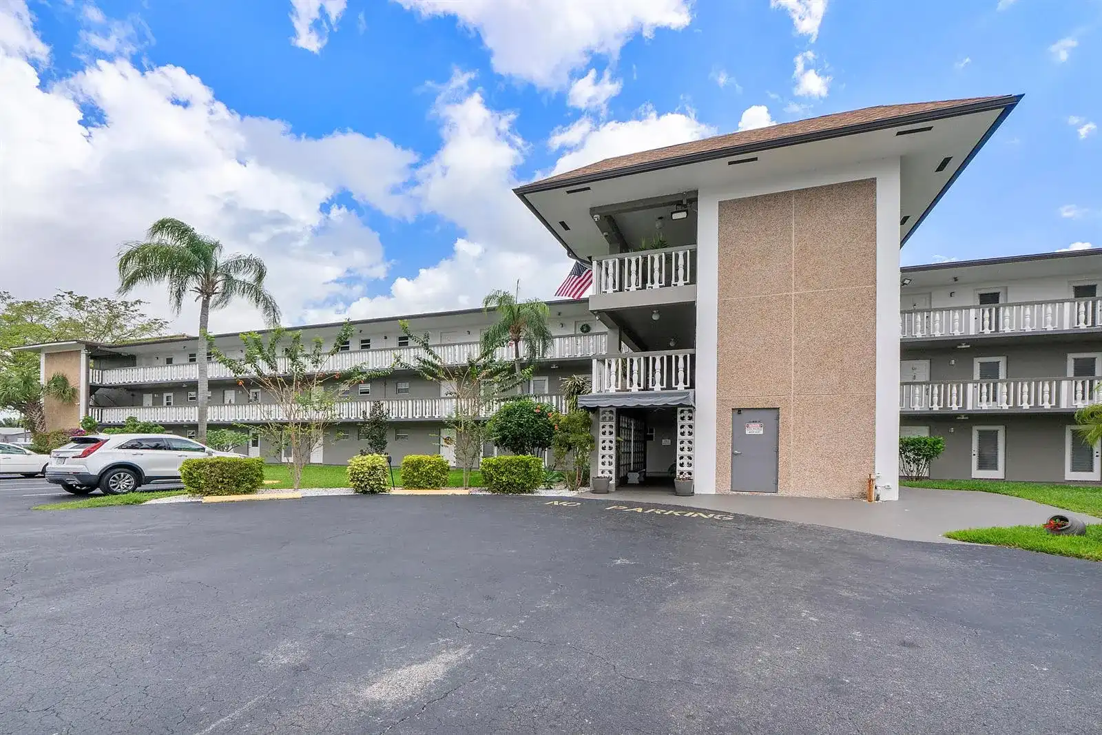 5200 Washington Street # 301, Hollywood FL 33021