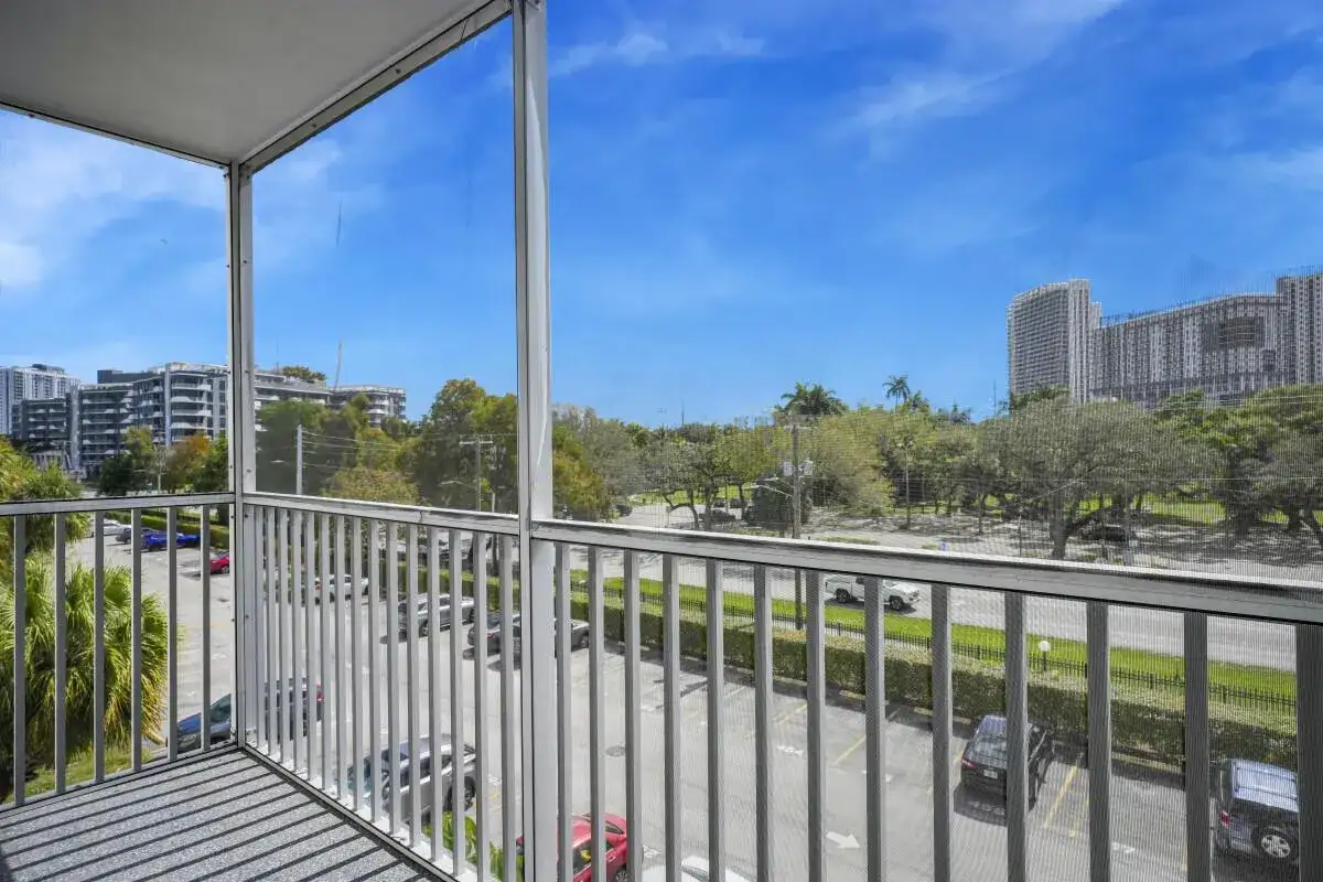 16851 NE 23rd Avenue # A408, North Miami Beach FL 33160 photo 3