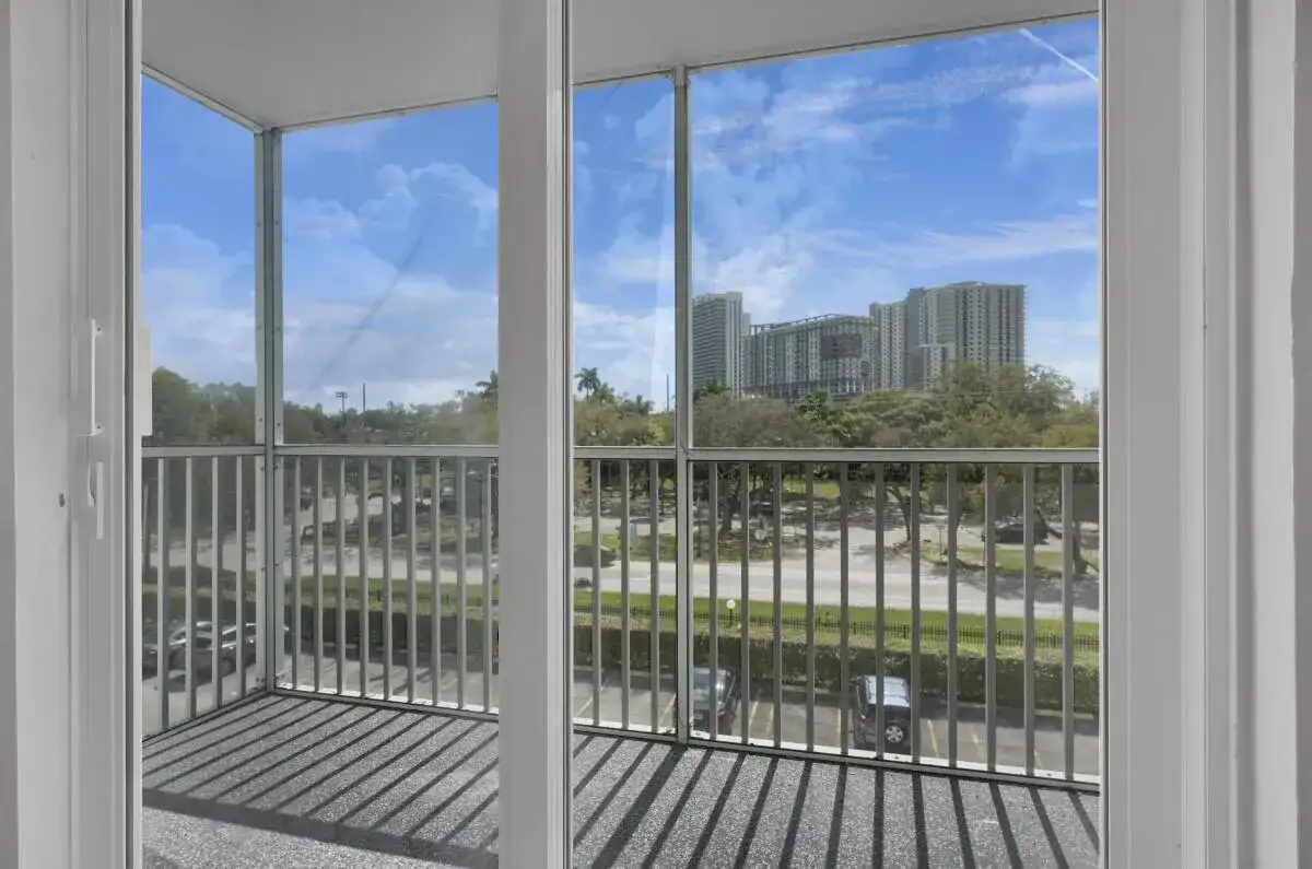 16851 NE 23rd Avenue # A408, North Miami Beach FL 33160 photo 4