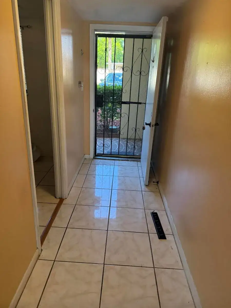 2025 Oleander Boulevard # 105, Fort Pierce FL 34982 photo 2