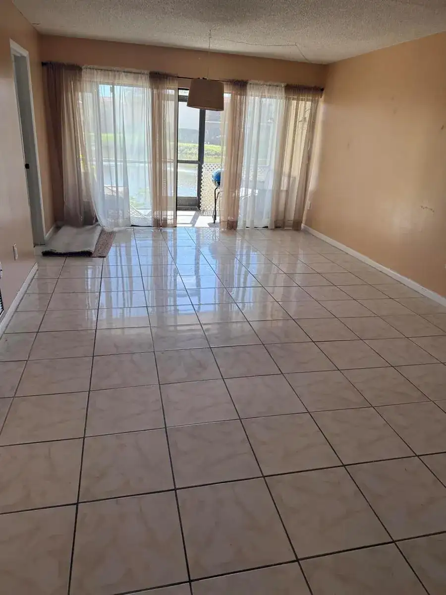 2025 Oleander Boulevard # 105, Fort Pierce FL 34982 photo 3