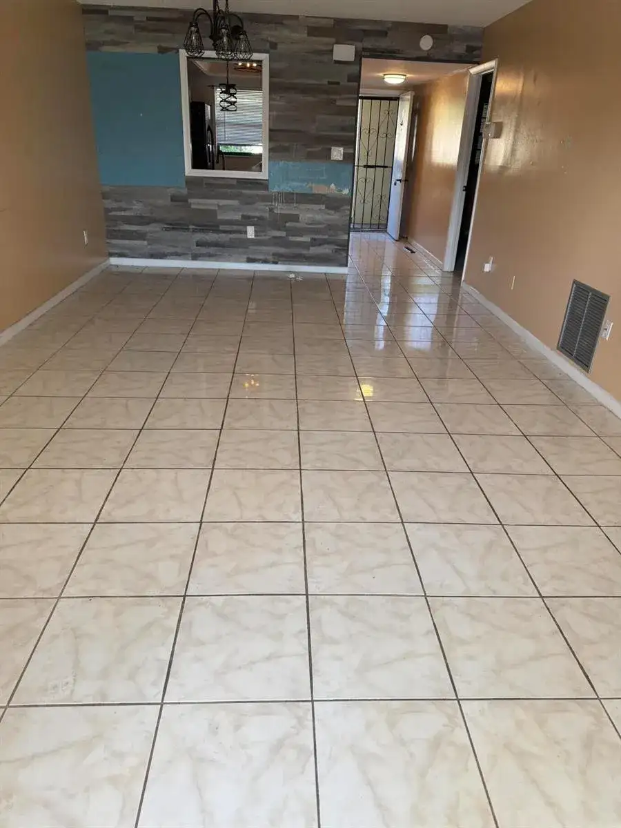 2025 Oleander Boulevard # 105, Fort Pierce FL 34982 photo 4