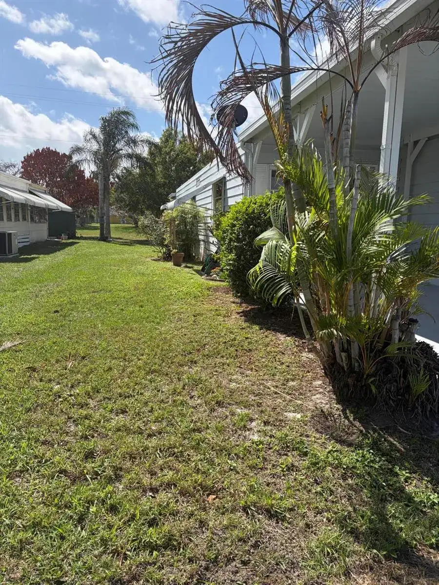 129 E Caribbean, Port St. Lucie FL 34952 photo 4