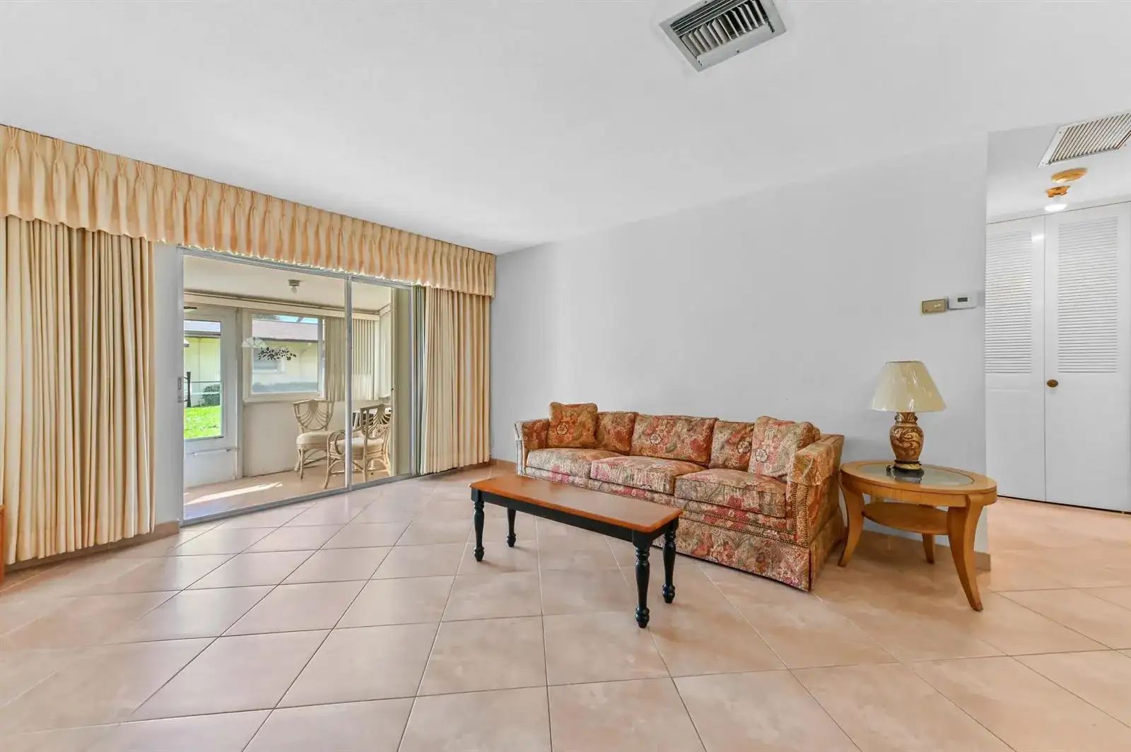 2915 Crosley Drive W Unit B, West Palm Beach FL 33415 photo 2