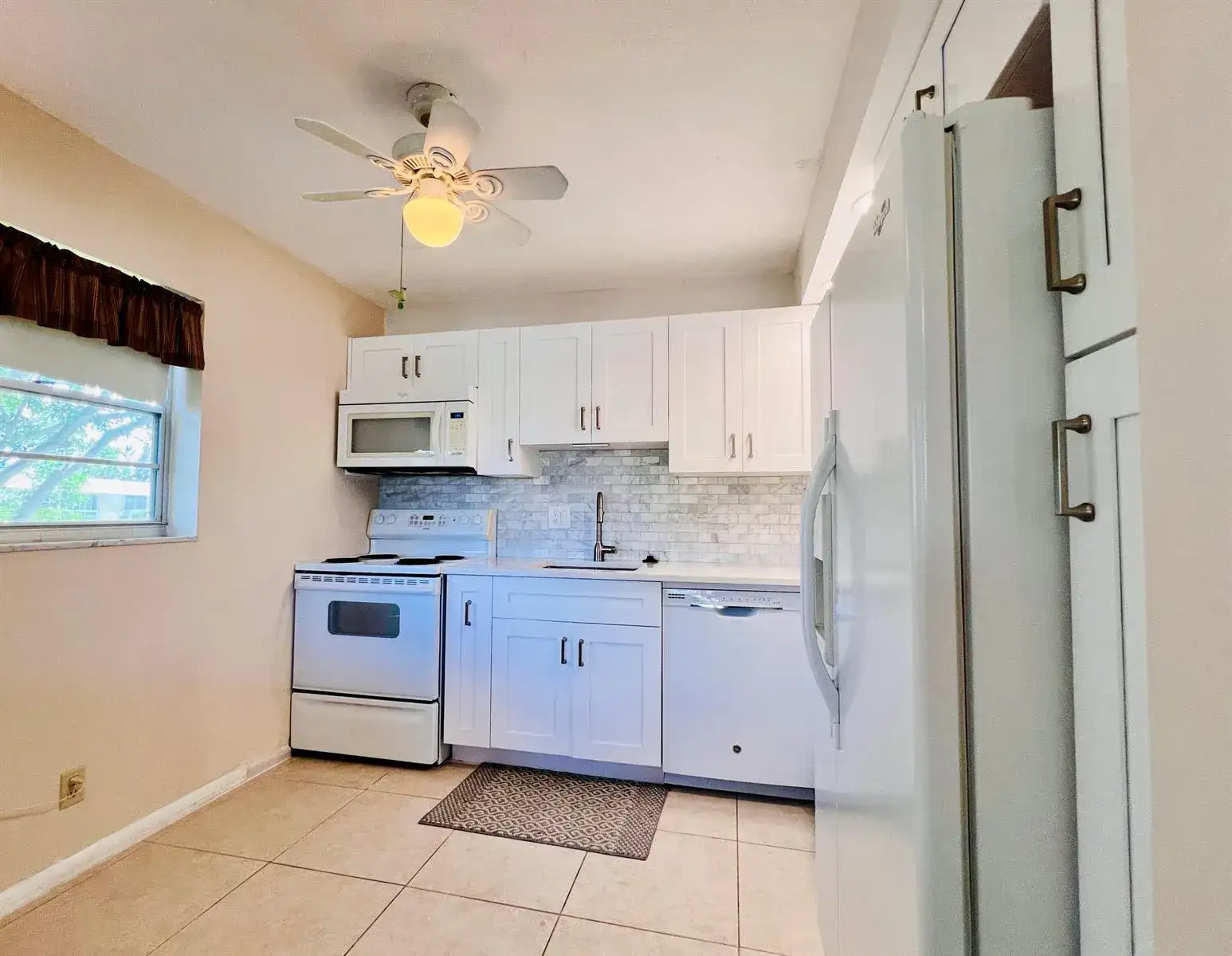 314 Wellington D, West Palm Beach FL 33417 photo 4