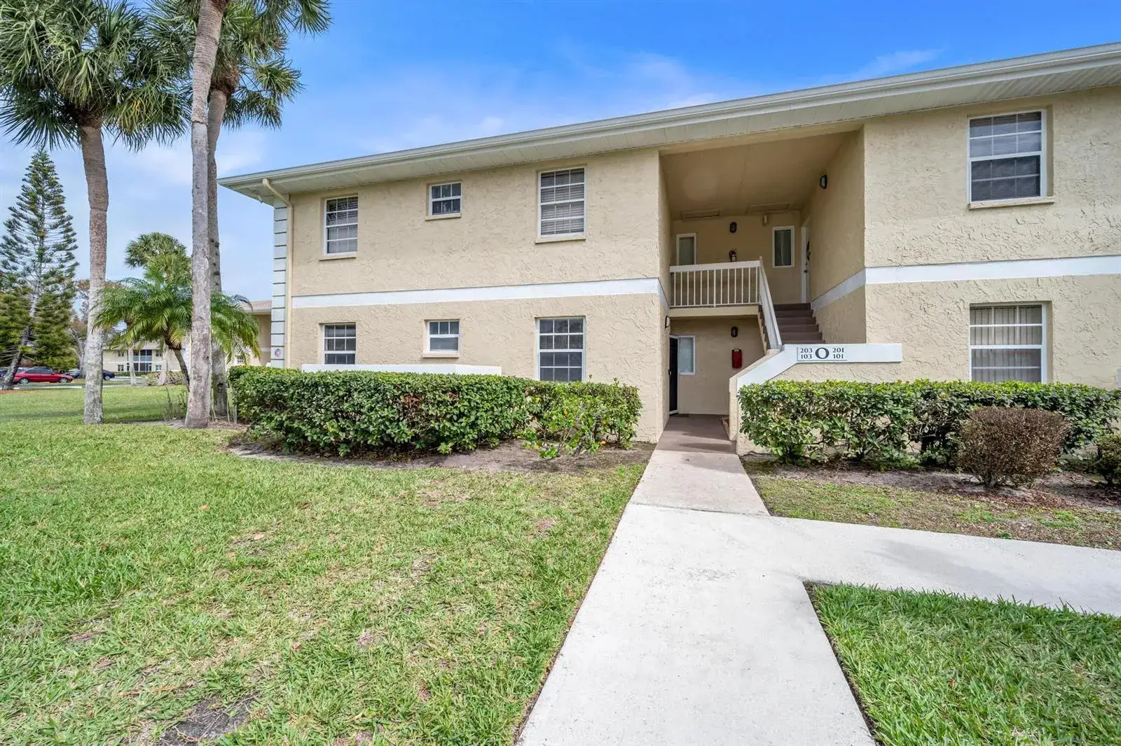 1552 SE Royal Green Circle # 103, Port St. Lucie FL 34952