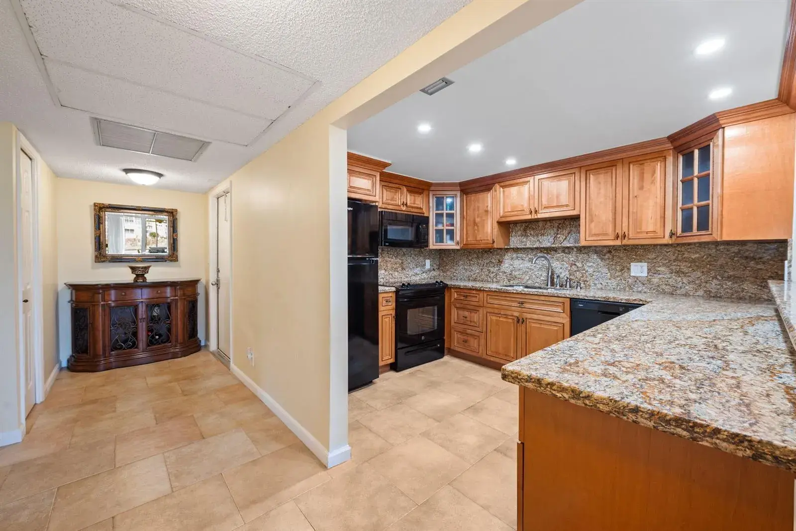 2651 S Palm Aire Drive # 101, Pompano Beach FL 33069