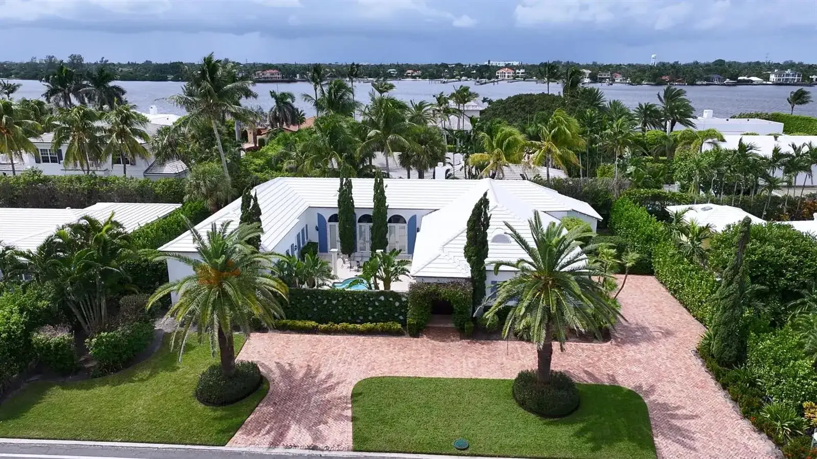 2258 E Ibis Isle Rd Road E, Palm Beach FL 33480 photo 3