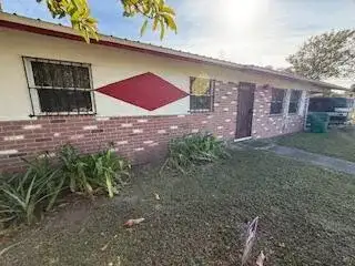 1063 Louisiana Avenue, Clewiston FL 33440 photo 3