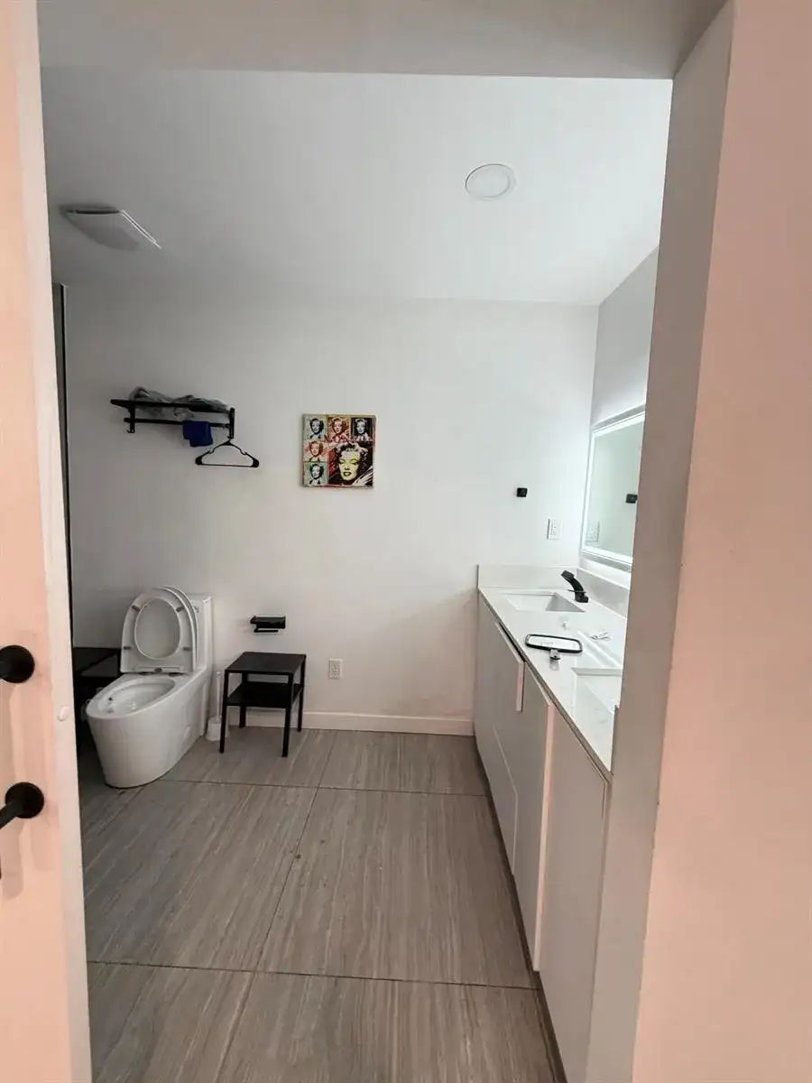 17390 NE 22nd Avenue, North Miami Beach FL 33160 photo 5