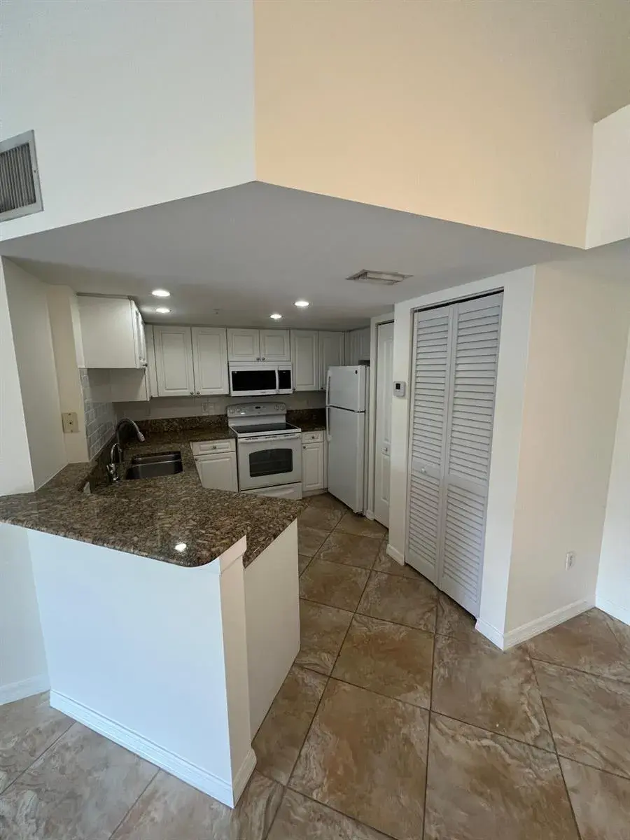 500 Crestwood Court N # 517, Royal Palm Beach FL 33411