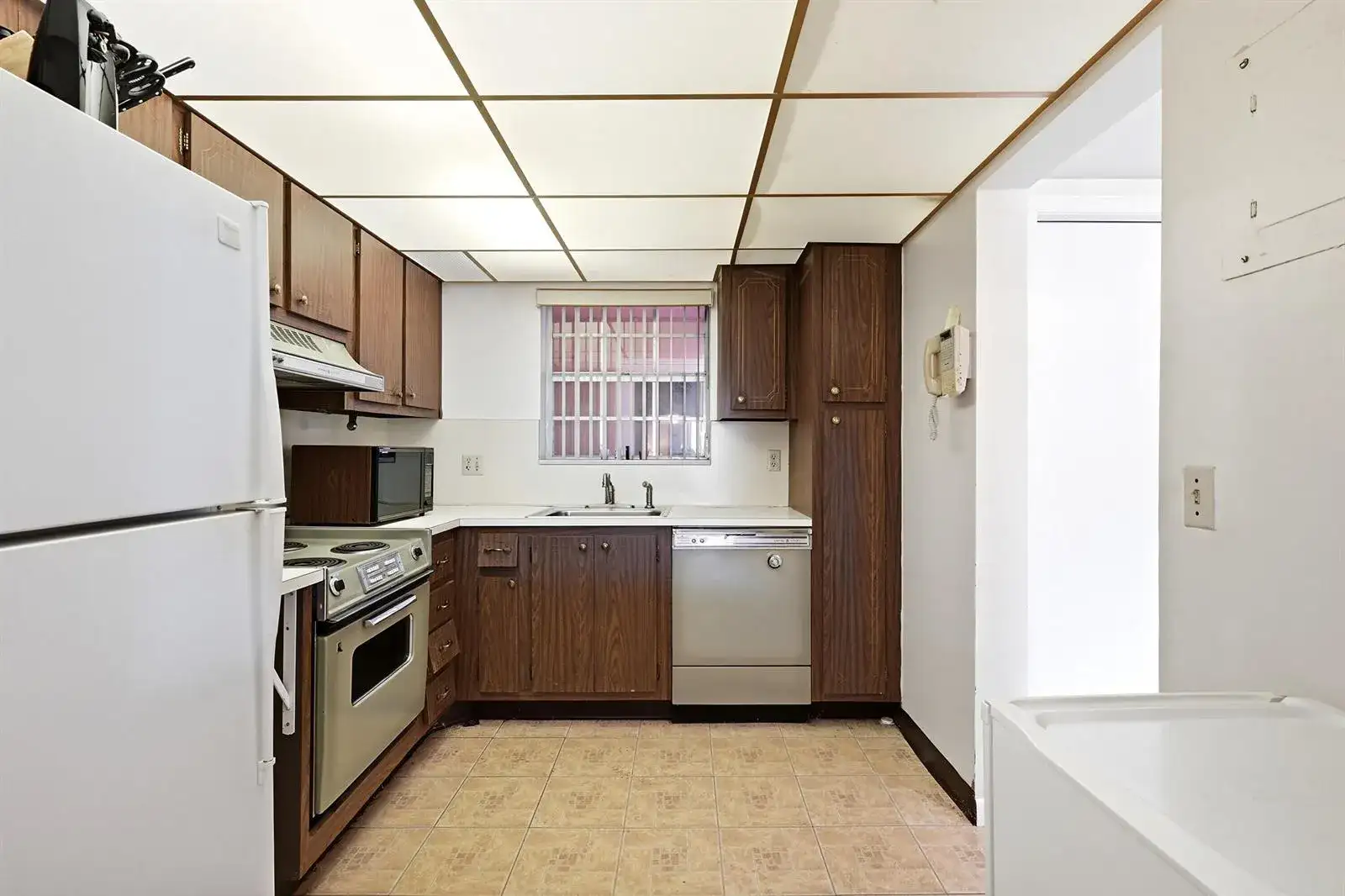 630 Tennis Club Drive Apt 204, Fort Lauderdale FL 33311 photo 5