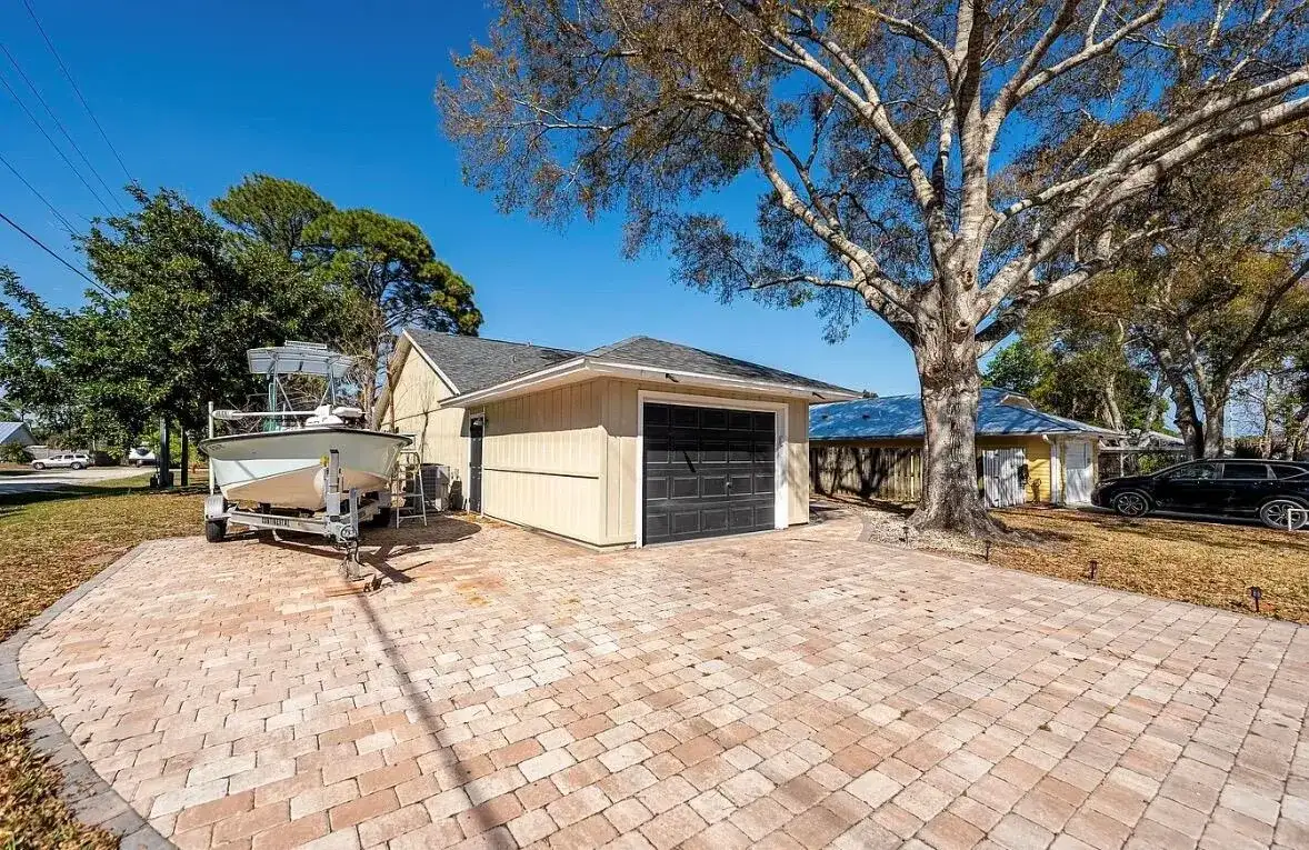 2890 1st Place, Vero Beach FL 32968 photo 3
