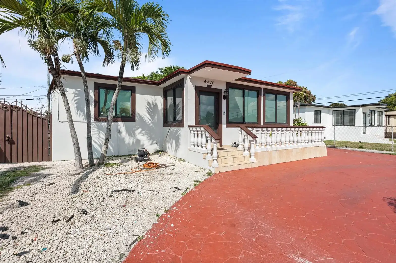 4970 E Palm Court, Hialeah FL 33013 photo 3