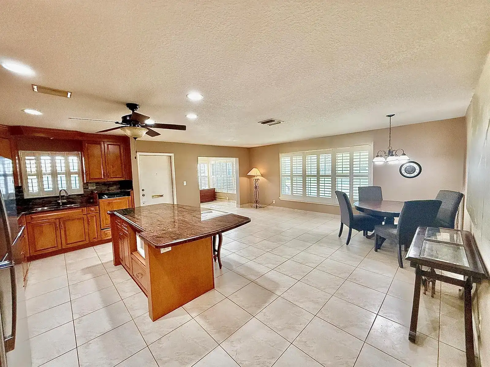 220 Country Lane # A, Boynton Beach FL 33435