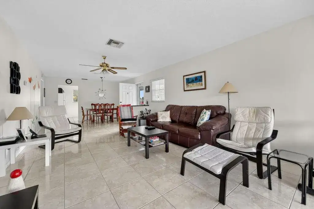 622 Hummingbird Lane, Delray Beach FL 33445 photo 3