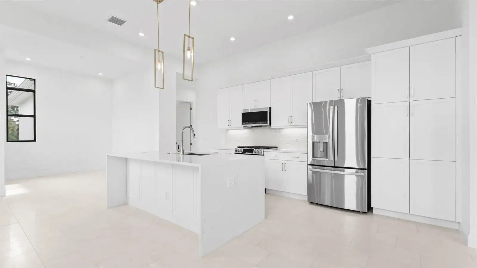 375 SE Via Sangro, Port St. Lucie FL 34952 photo 5