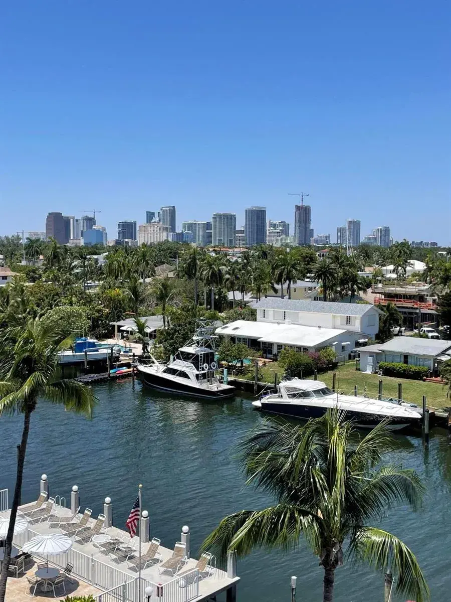 1731 SE 15th Street # 206, Fort Lauderdale FL 33316
