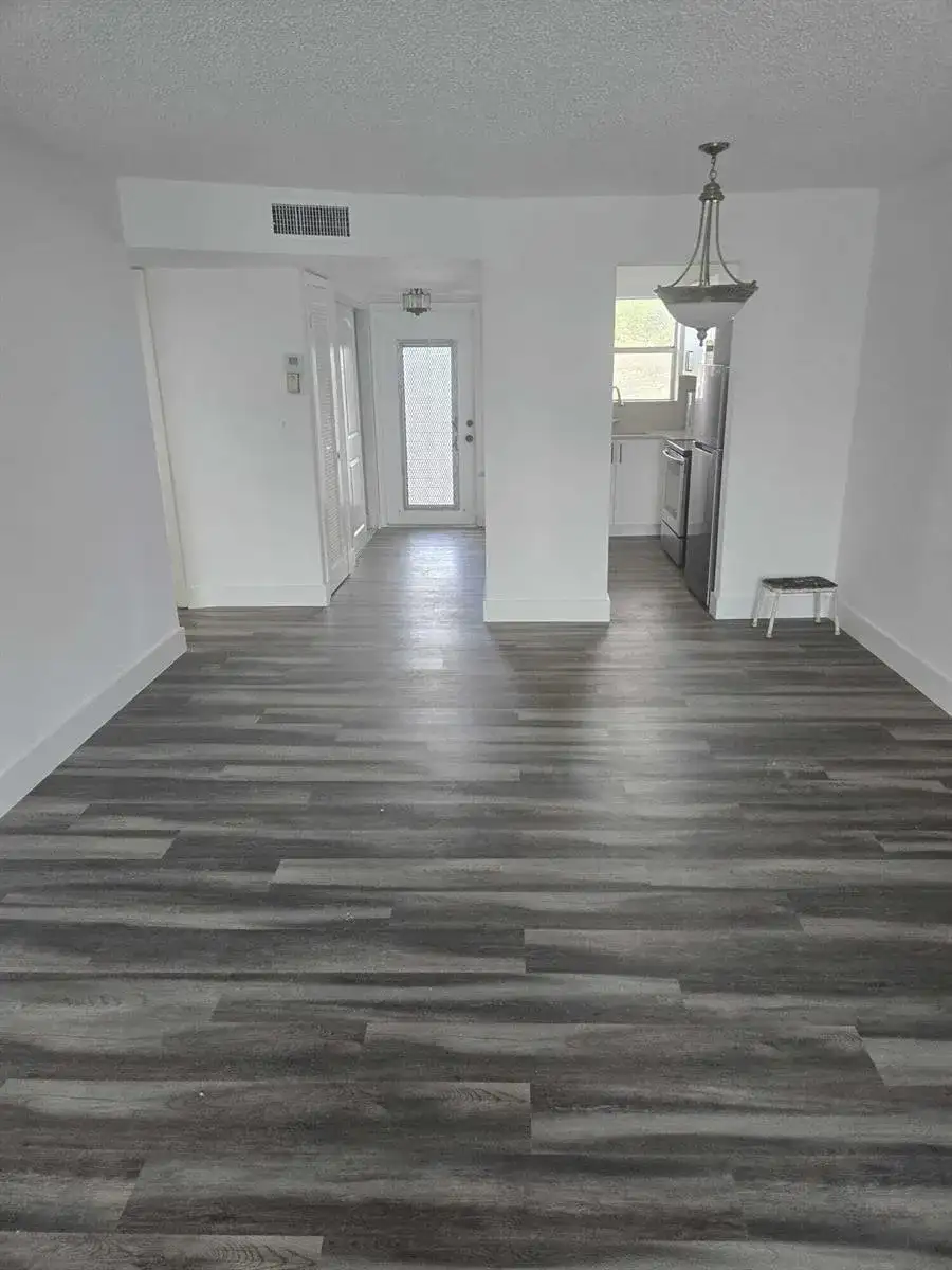 8305 Sunrise Lakes Boulevard # 202, Sunrise FL 33322 photo 4