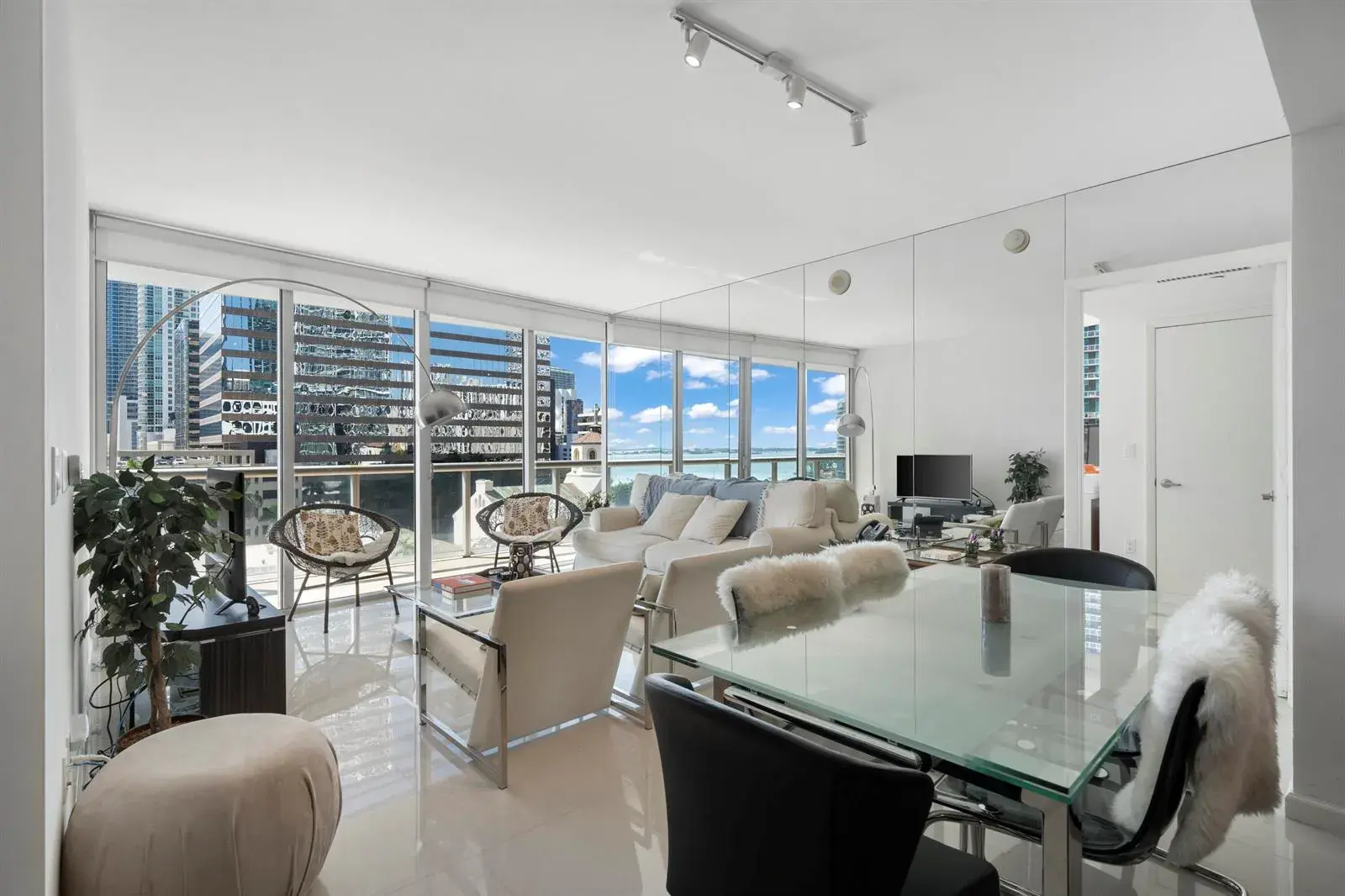 495 Brickell Avenue # 811, Miami FL 33131