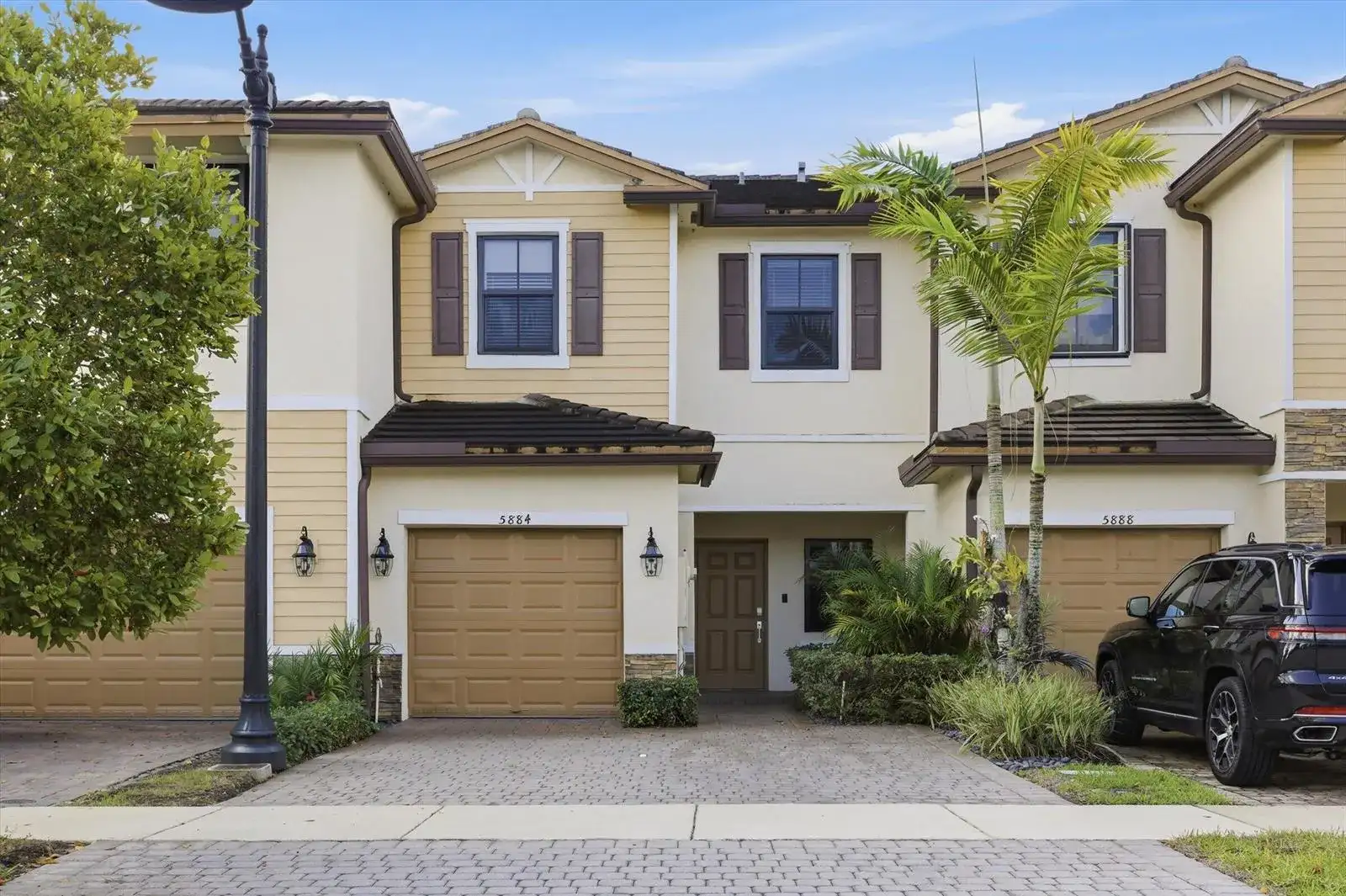 5884 Mustang Manor, Davie FL 33314 photo 2