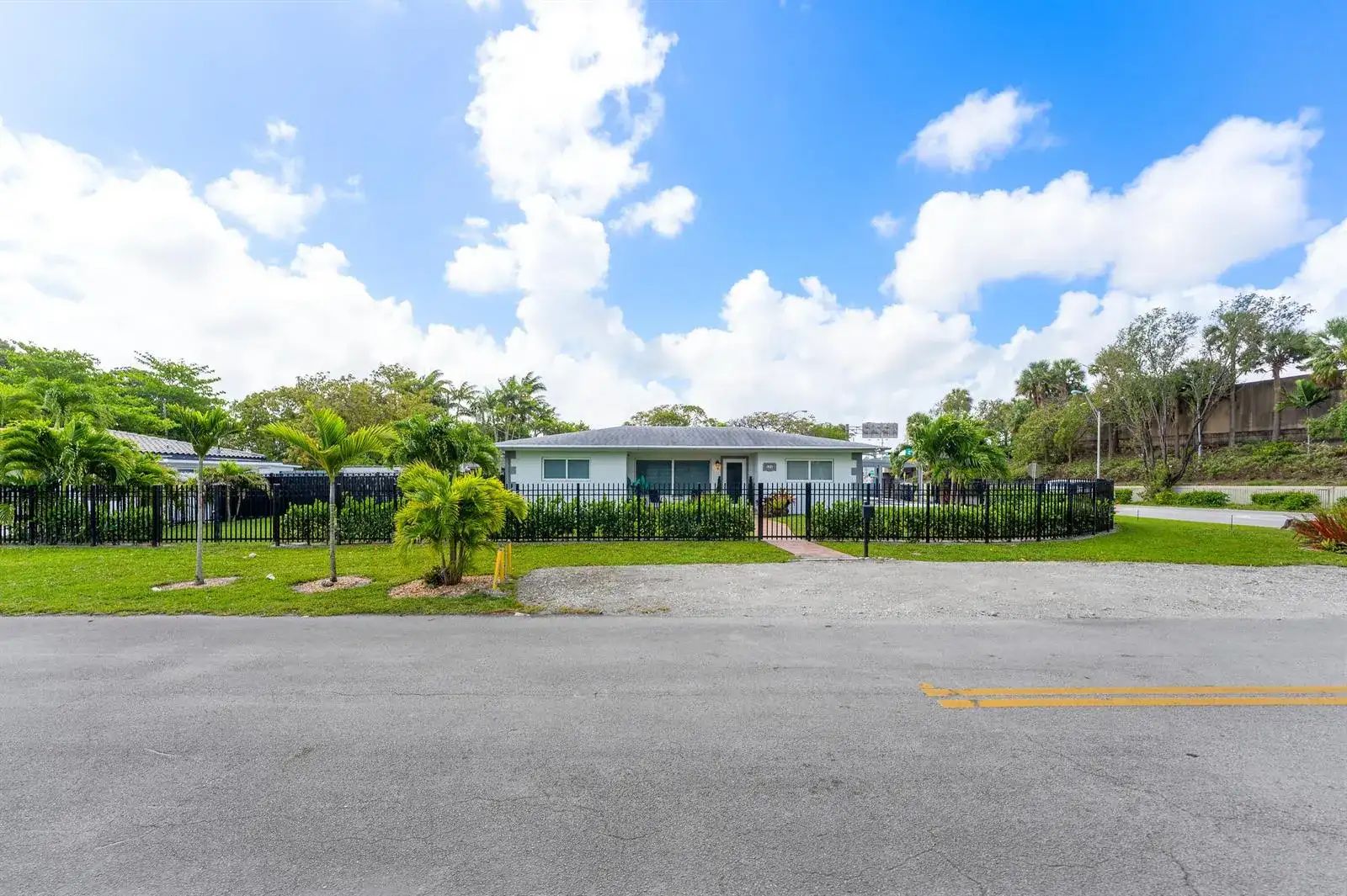 590 NW 126th Street, North Miami FL 33168 photo 3