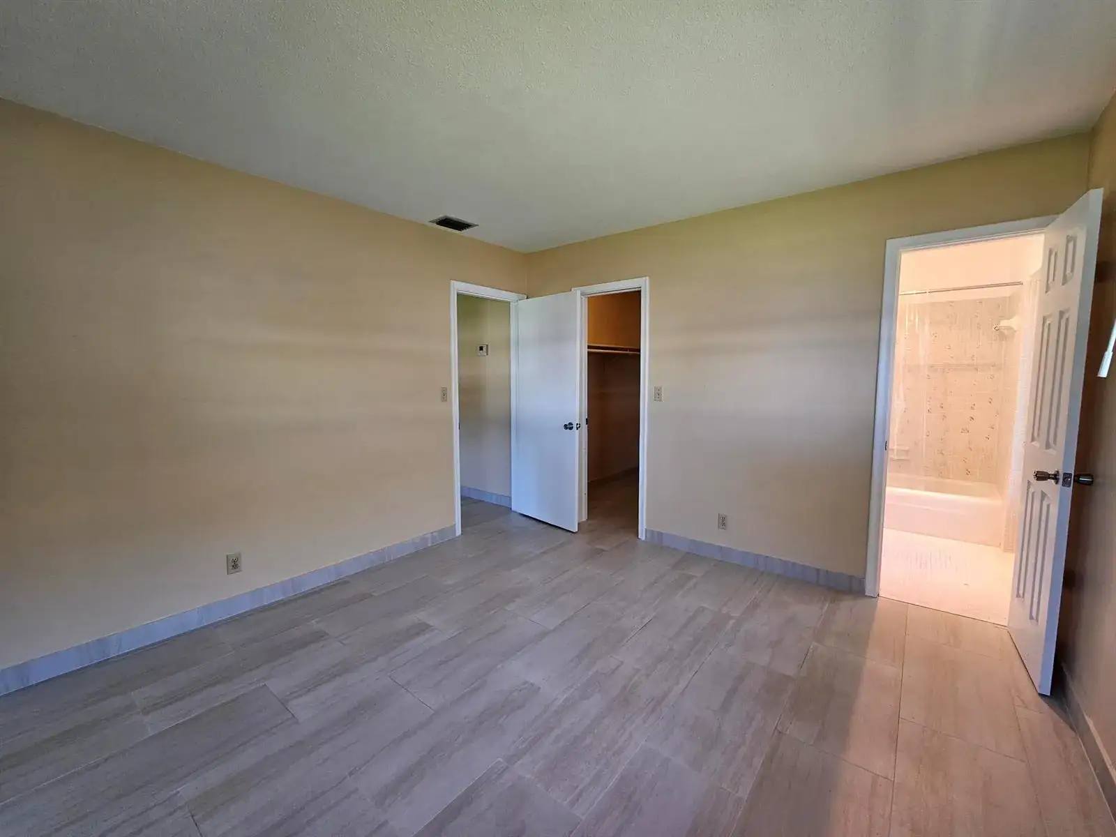 1901 NE 29th Street # 2, Lighthouse Point FL 33064 photo 4