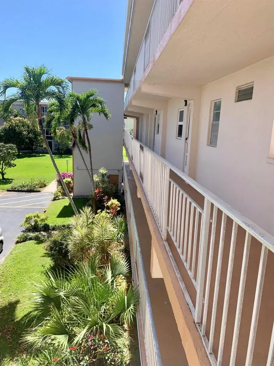 230 NE 26th Avenue # 318, Boynton Beach FL 33435 photo 2