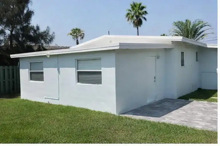 621 NE 3rd Avenue, Delray Beach FL 33444 photo 3