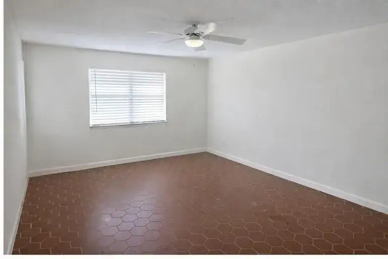 621 NE 3rd Avenue, Delray Beach FL 33444 photo 4