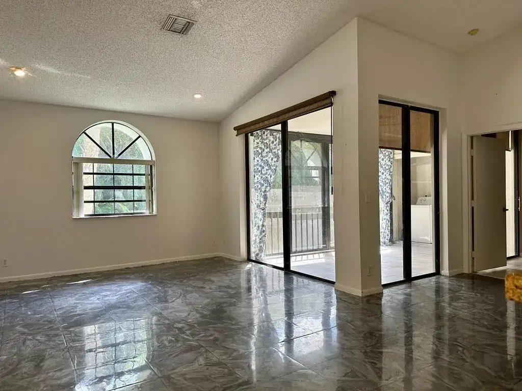 5438 Verona Drive Unit 812 L Drive # L, Boynton Beach FL 33437