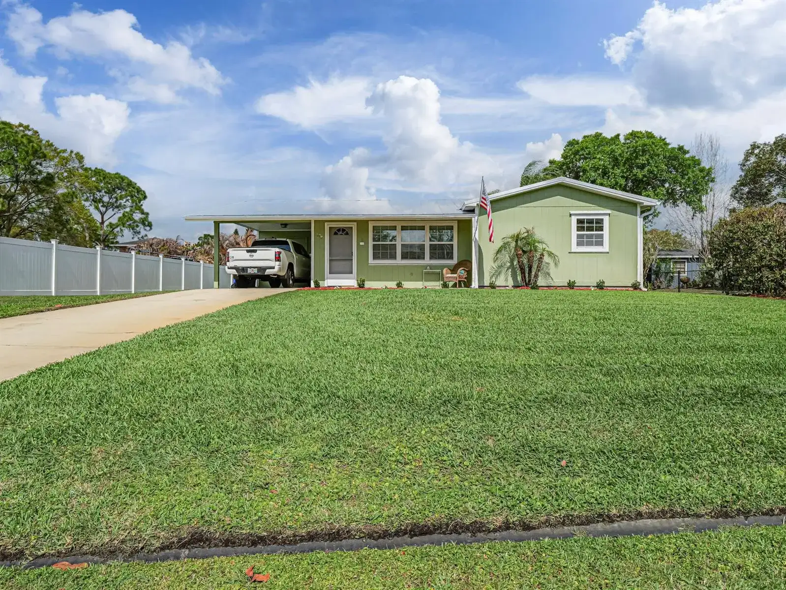 573 Autumn Terrace, Sebastian FL 32958 photo 2