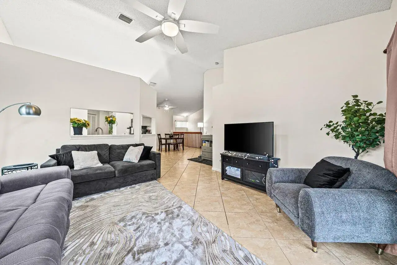 16 Via De Casas Sur # 204, Boynton Beach FL 33426
