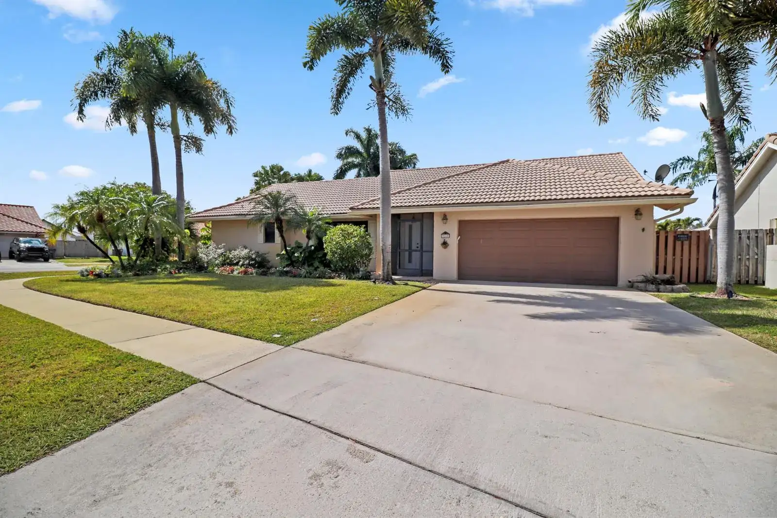 9260 Laurel Green Drive, Boynton Beach FL 33437 photo 3