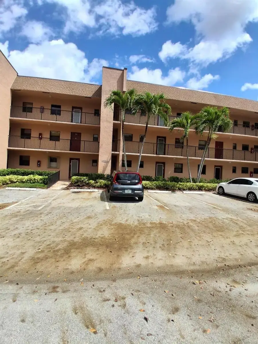 10303 Sunrise Lakes Boulevard # 103, Sunrise FL 33322