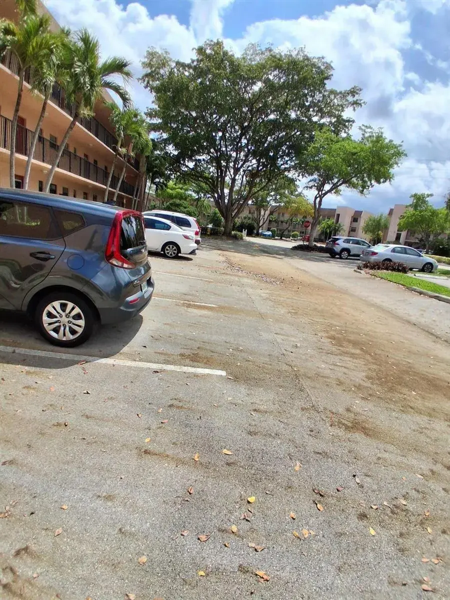 10303 Sunrise Lakes Boulevard # 103, Sunrise FL 33322