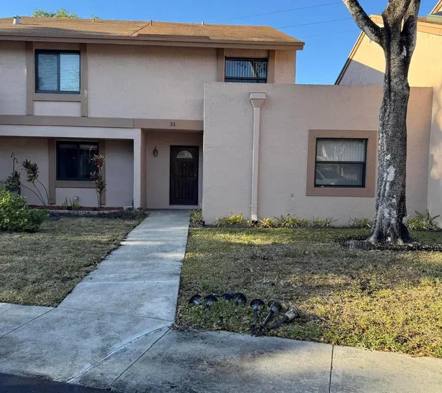 31 Chestnut Circle, Cooper City FL 33026