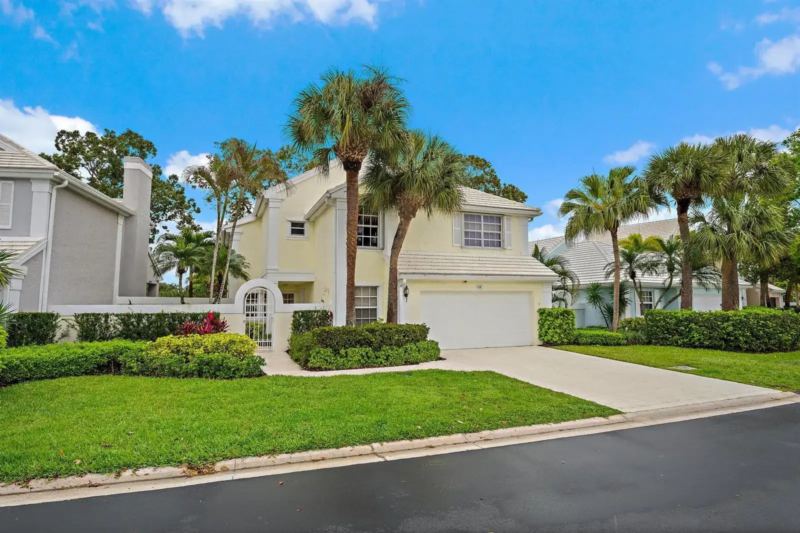 18 Windsor Lane, Palm Beach Gardens FL 33418 photo 2
