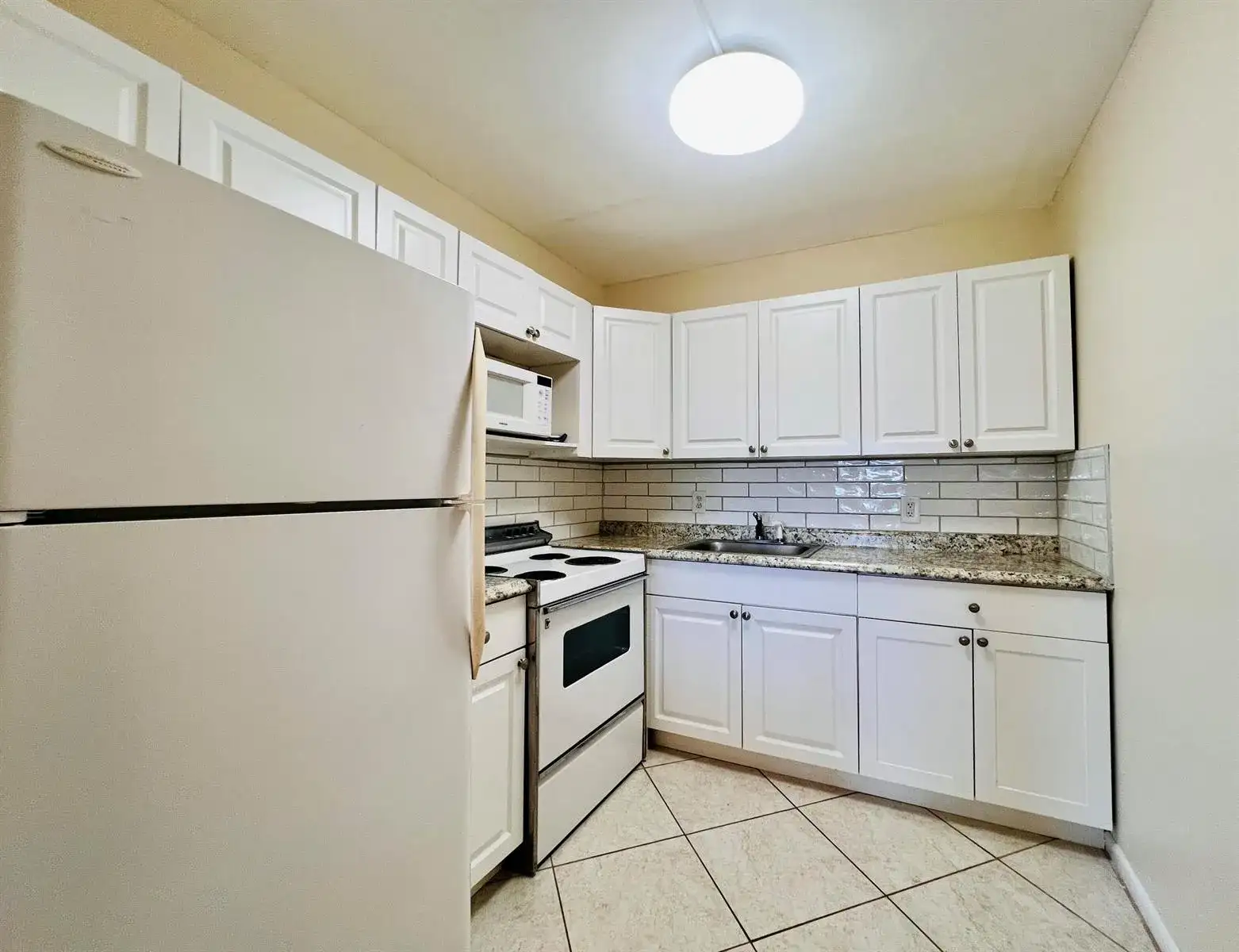 27 Sheffield B, West Palm Beach FL 33417 photo 2