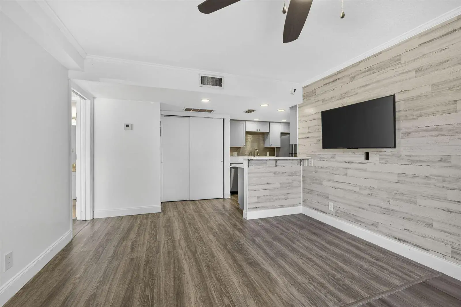 612 Executive Center Drive # 3107, West Palm Beach FL 33401 photo 4