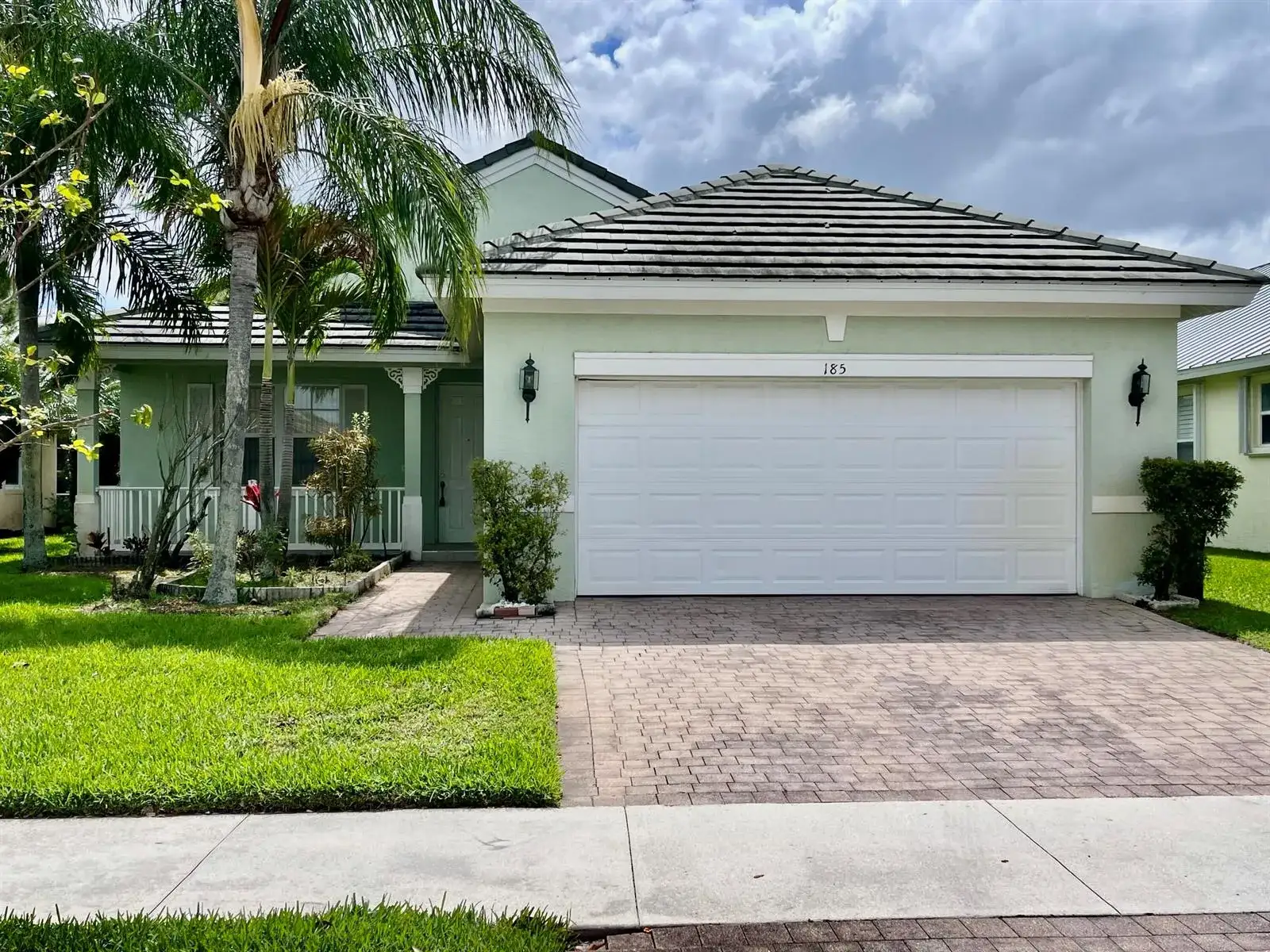 185 NW Willow Grove Avenue, Port St. Lucie FL 34986