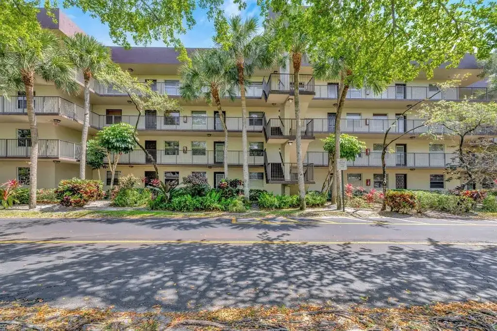 3301 NW 47th Terrace Unit 403, Lauderdale Lakes FL 33319 photo 2