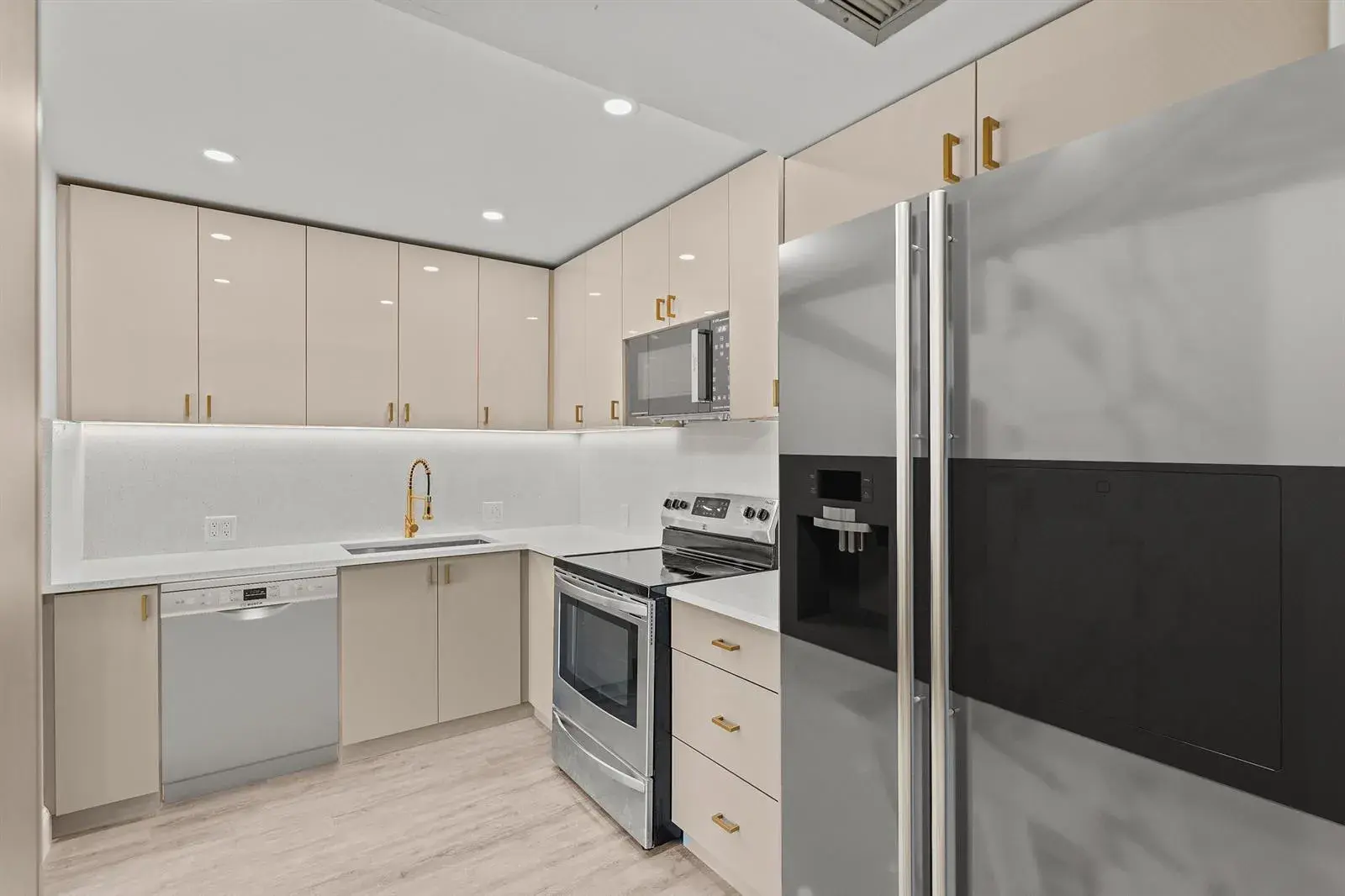 204 Mansfield E # 204, Boca Raton FL 33434