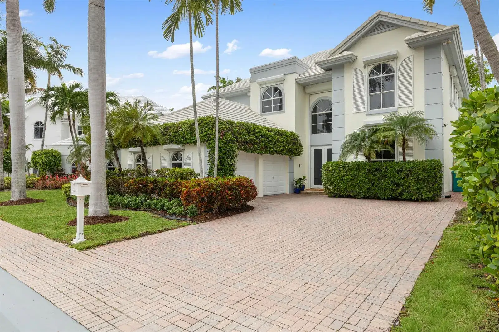 24 Grand Bay Estates Circle, Key Biscayne FL 33149