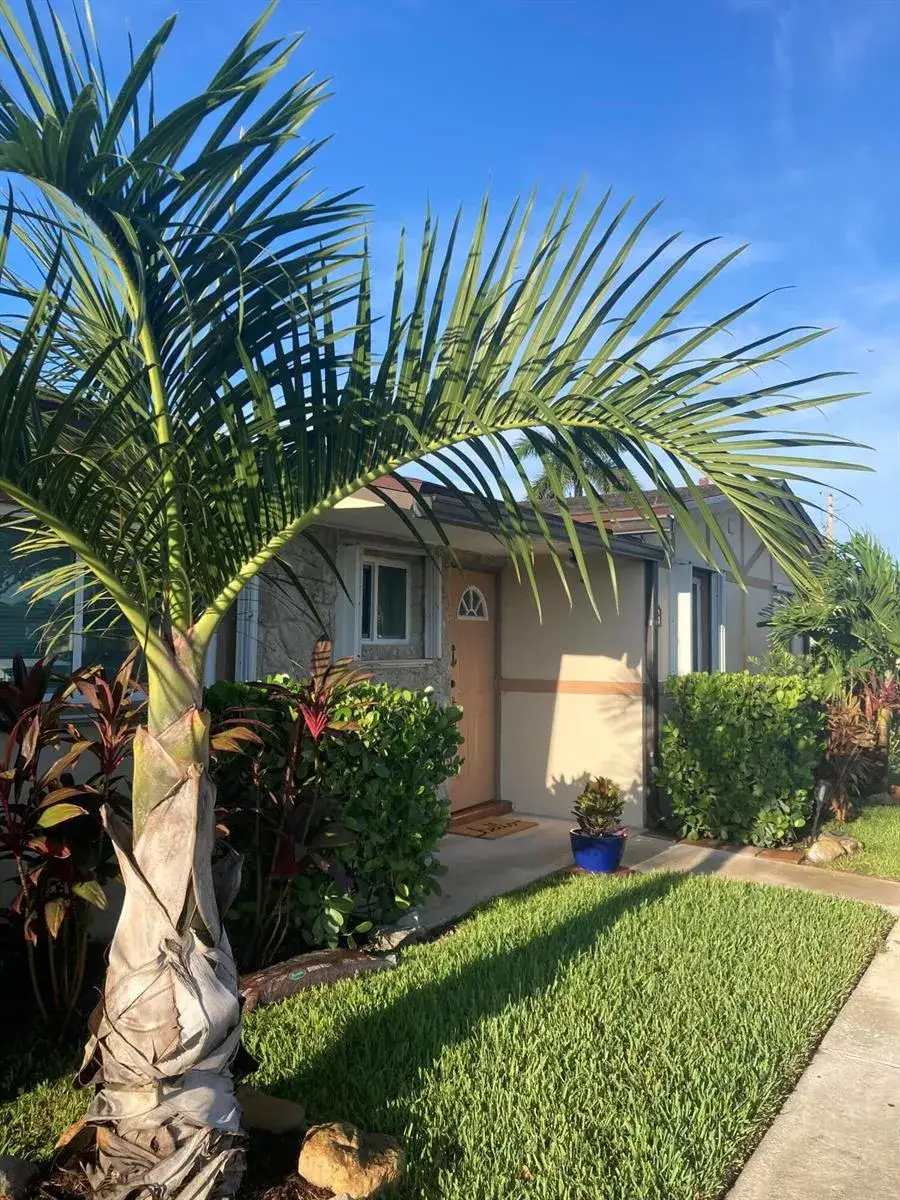 2847 Ashley Drive W # G, West Palm Beach FL 33415