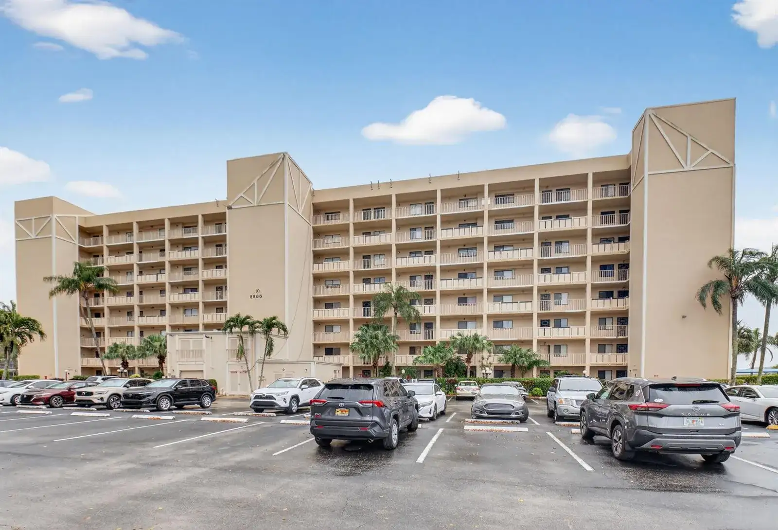 6866 Huntington Lane # 607, Delray Beach FL 33446