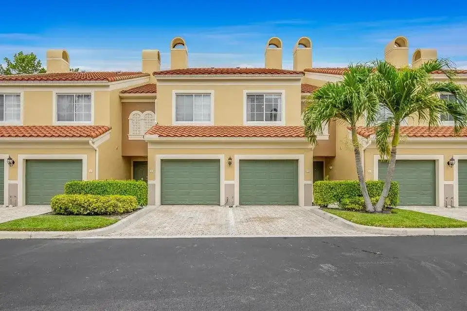 11785 St Andrews Place # 104, Wellington FL 33414